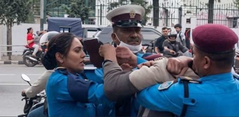 ड्युटीमा खटिएकी महिला प्रहरीमाथि आक्रमण गर्ने युवकविरुद्ध अनुसन्धान अघि बढ्यो