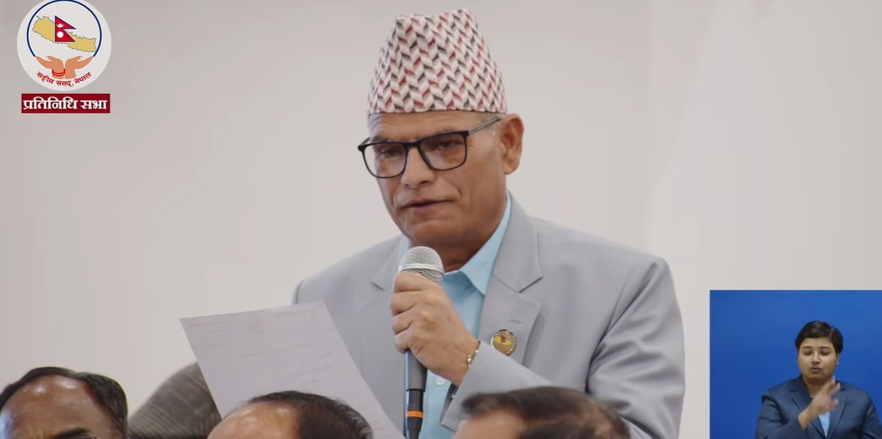 बालेनले संसद आउँदा टि-सर्ट खोल्नुपर्छ : एमाले