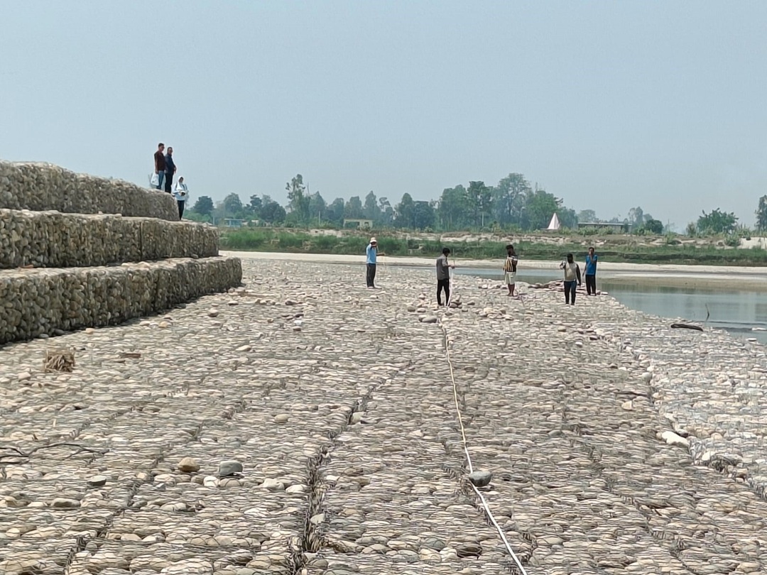 महाकाली नदीमा एक हजार २२० मिटर पक्की तटबन्ध निर्माण