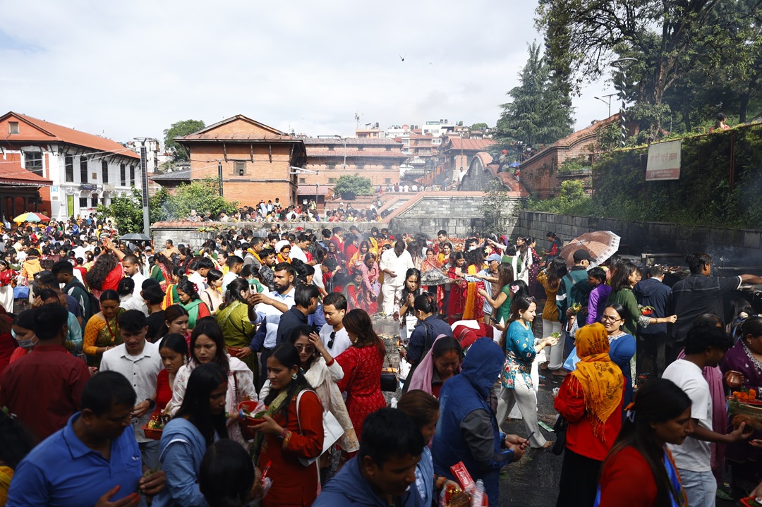 साउनको अन्तिम सोमबार, पशुपतिमा भक्तजनको घुइँचो