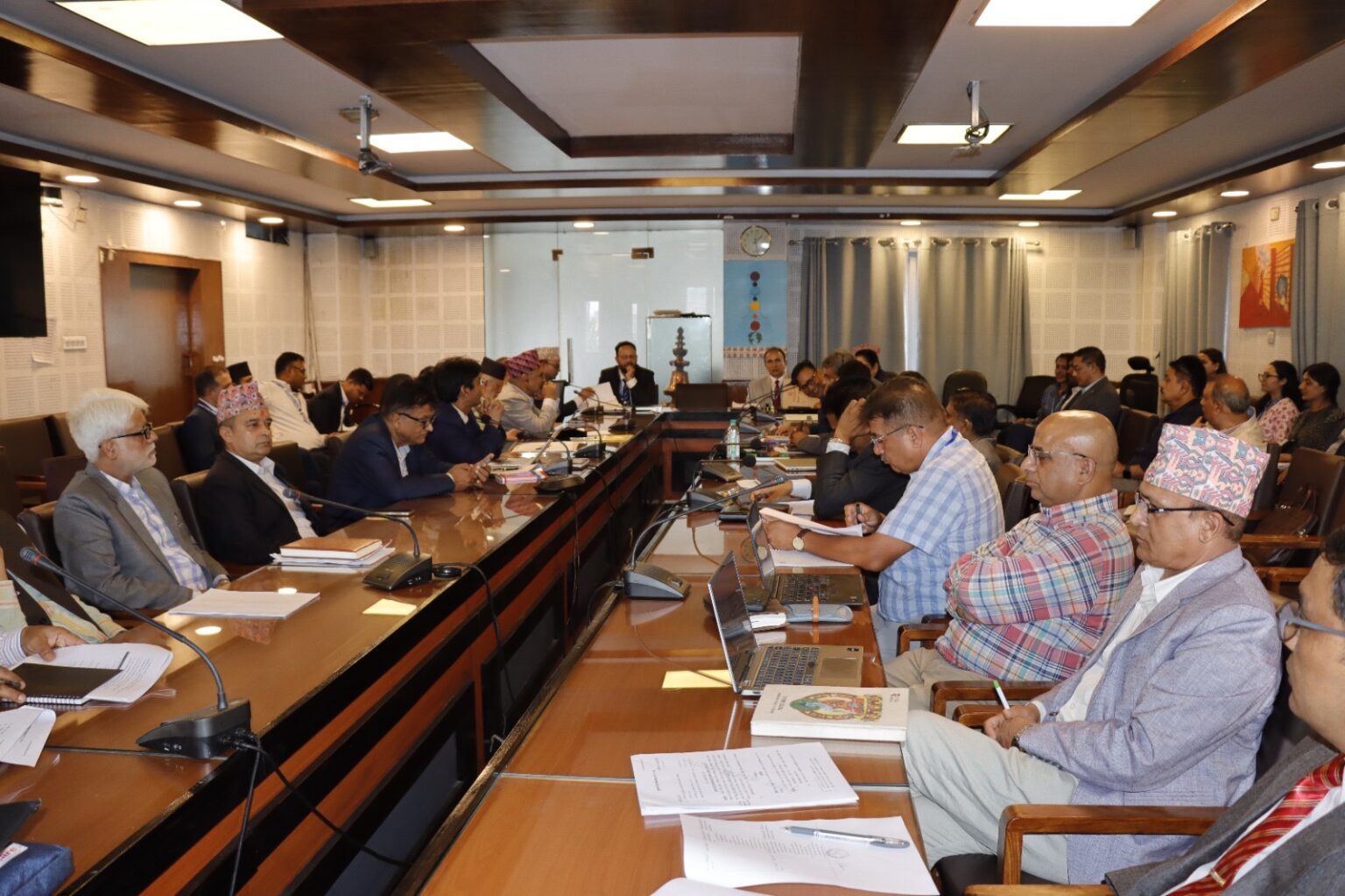 विश्वविद्यालयका उपकुलपतिसँग शिक्षा तथा खेलकुद मन्त्रालयको छलफल
