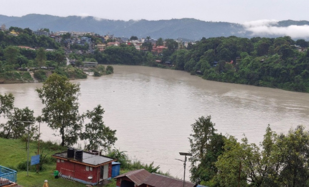 सेती नदीमा बहाव बढेपछि रामघाट क्षेत्रका बासिन्दालाई सुरक्षित स्थानमा जान आग्रह