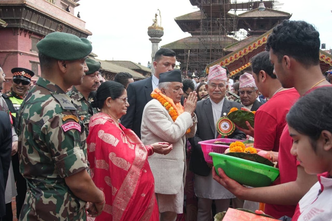 राष्ट्रपतिले गरे पाटन कृष्ण मन्दिरको दर्शन [तस्वीरहरू]