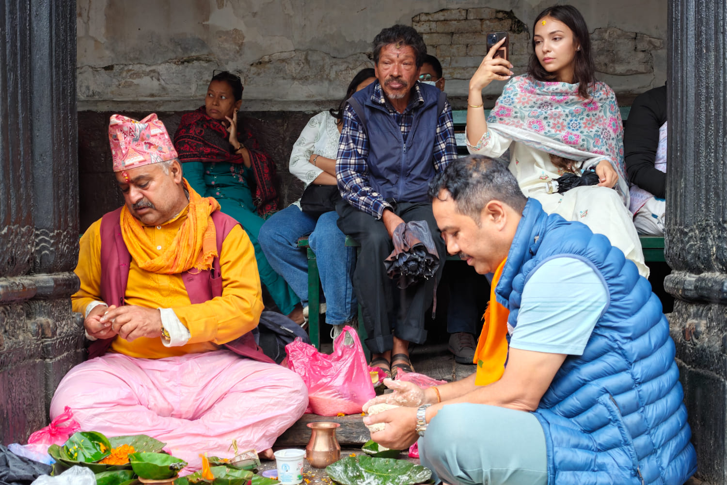 सोह्र श्राद्धको पहिलो दिन पशुपतिमा ६ सयभन्दा बढीले गरे श्राद्ध