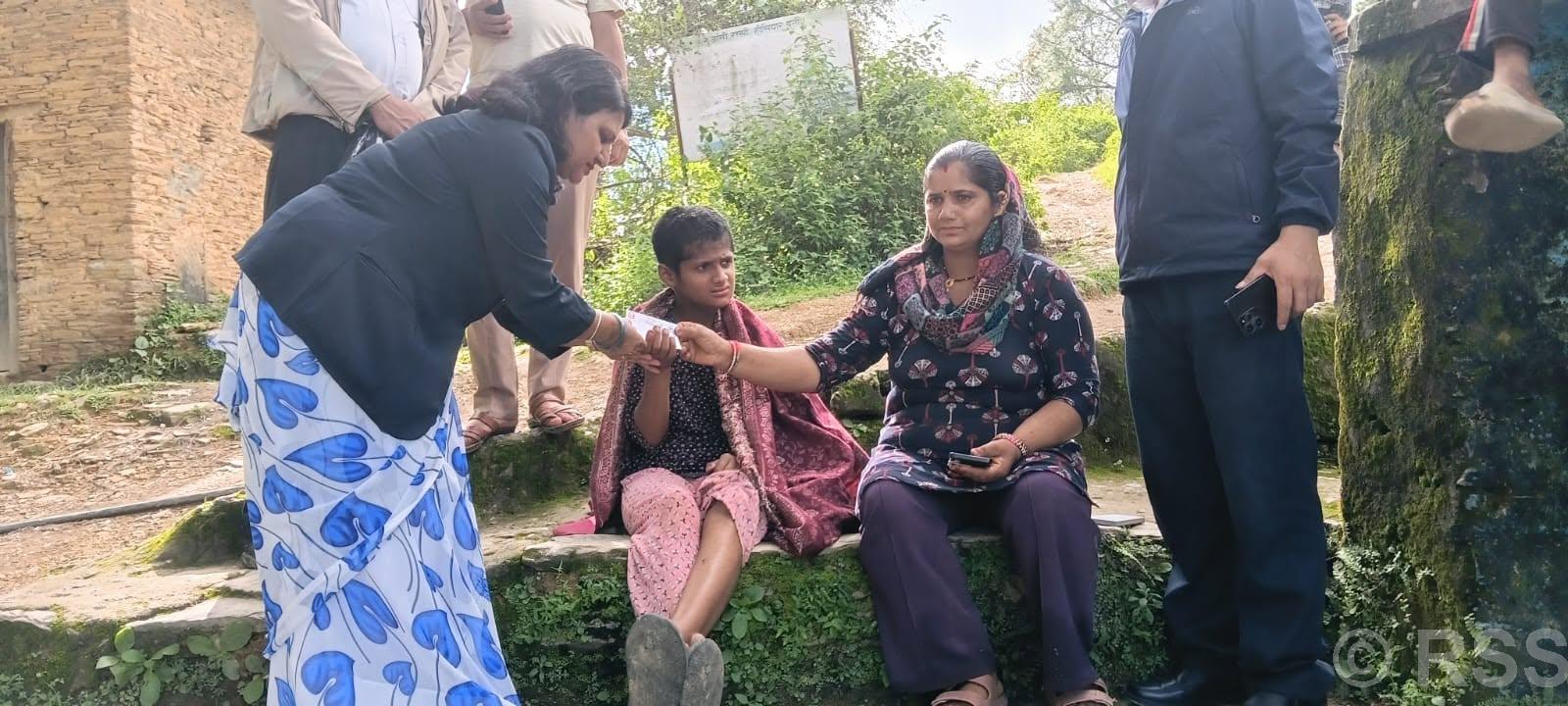 ‘अशक्तको घरमा प्रजिअ’: अस्मिताले घरमै पाइन् नागरिकता
