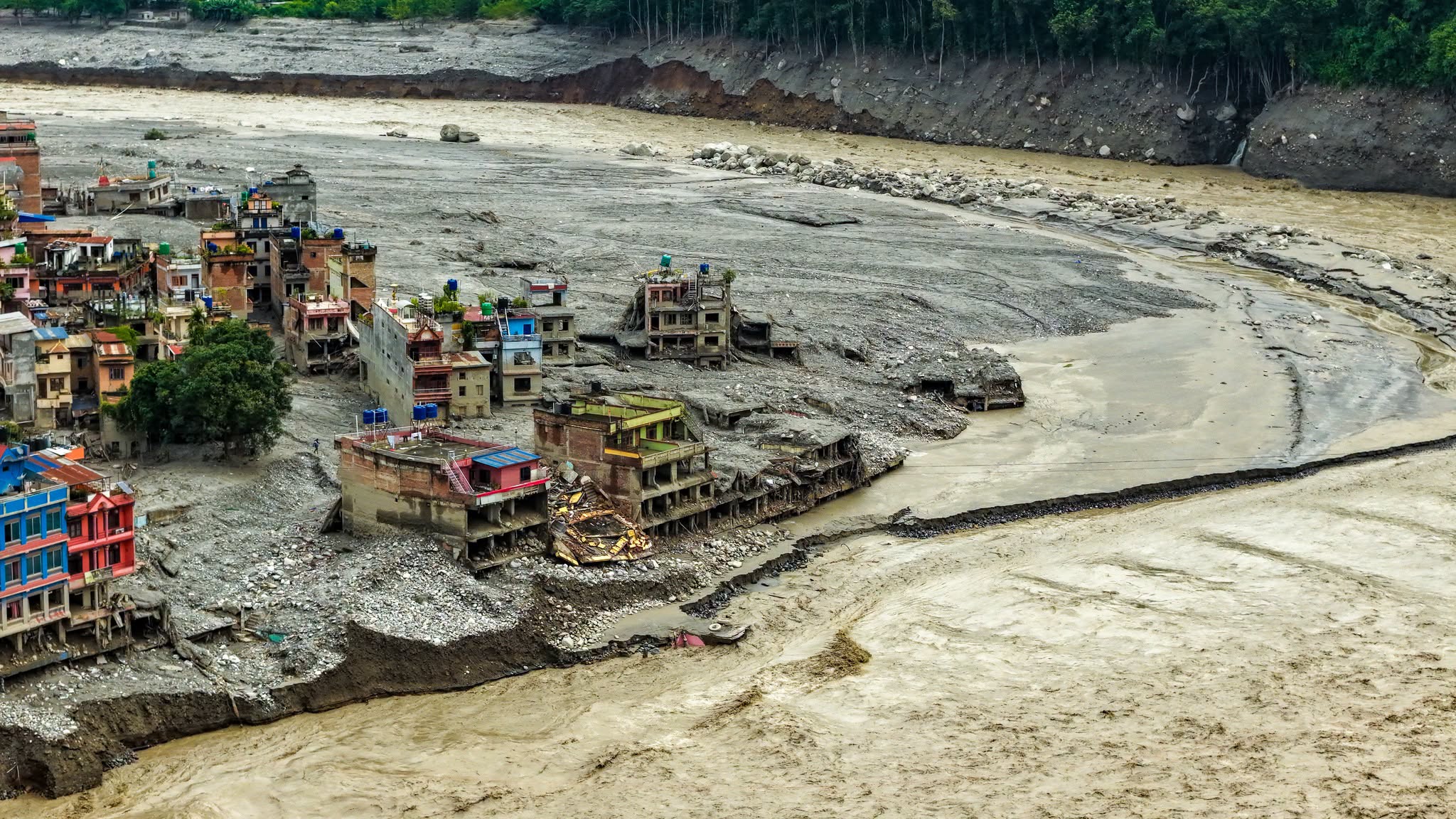 शंकर ग्रुपको विपद् प्रभावितलाई साथ, प्रधानमन्त्री राहत कोषमा ४ करोड सहयोग