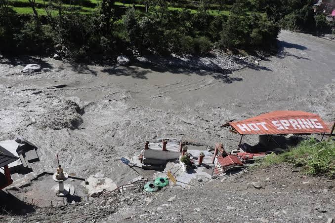 बागलुङमा बाढी-पहिरो : ६१ घर गोठ बगे, ५१ घरमा आंशिक क्षति