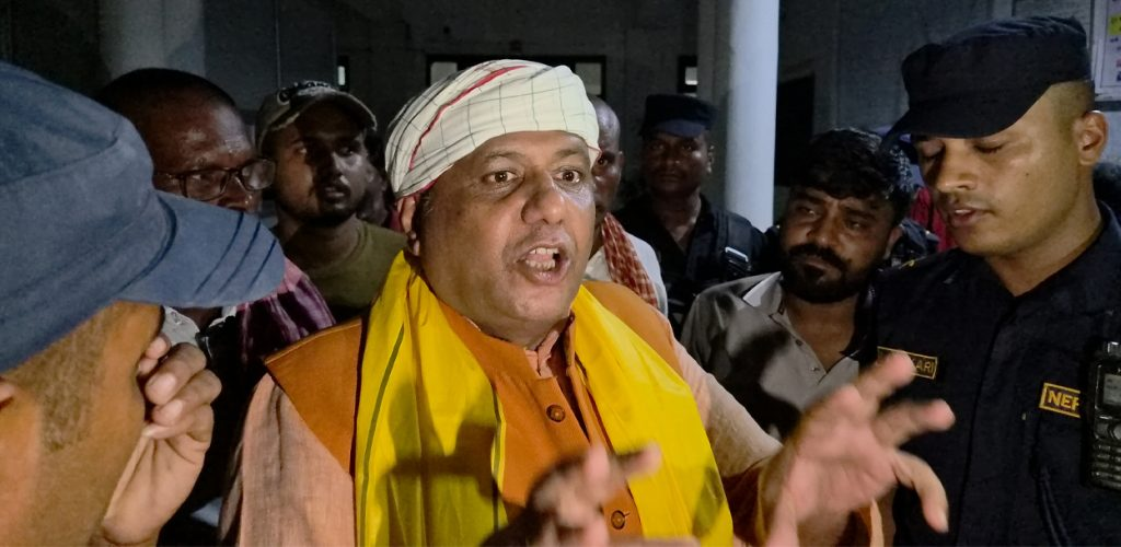 नेकपा नेता अशोककुमार यादव ३ लाख रुपैयाँ धरौटीमा रिहा