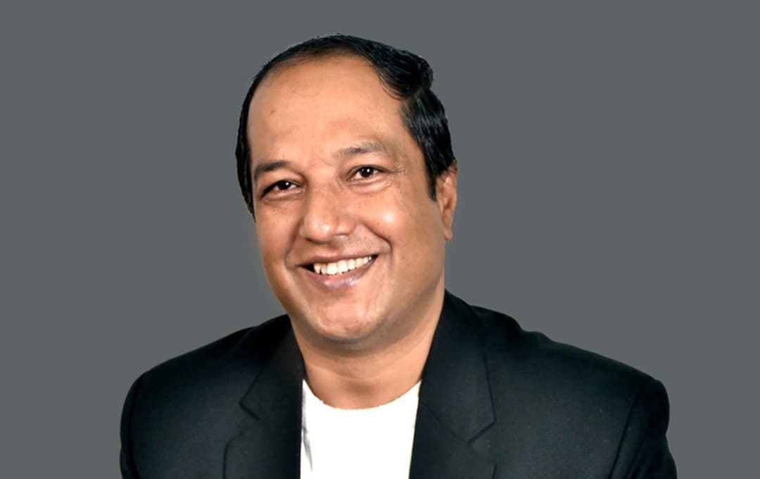 उद्योगमन्त्री बन्दै दीपककुमार साह