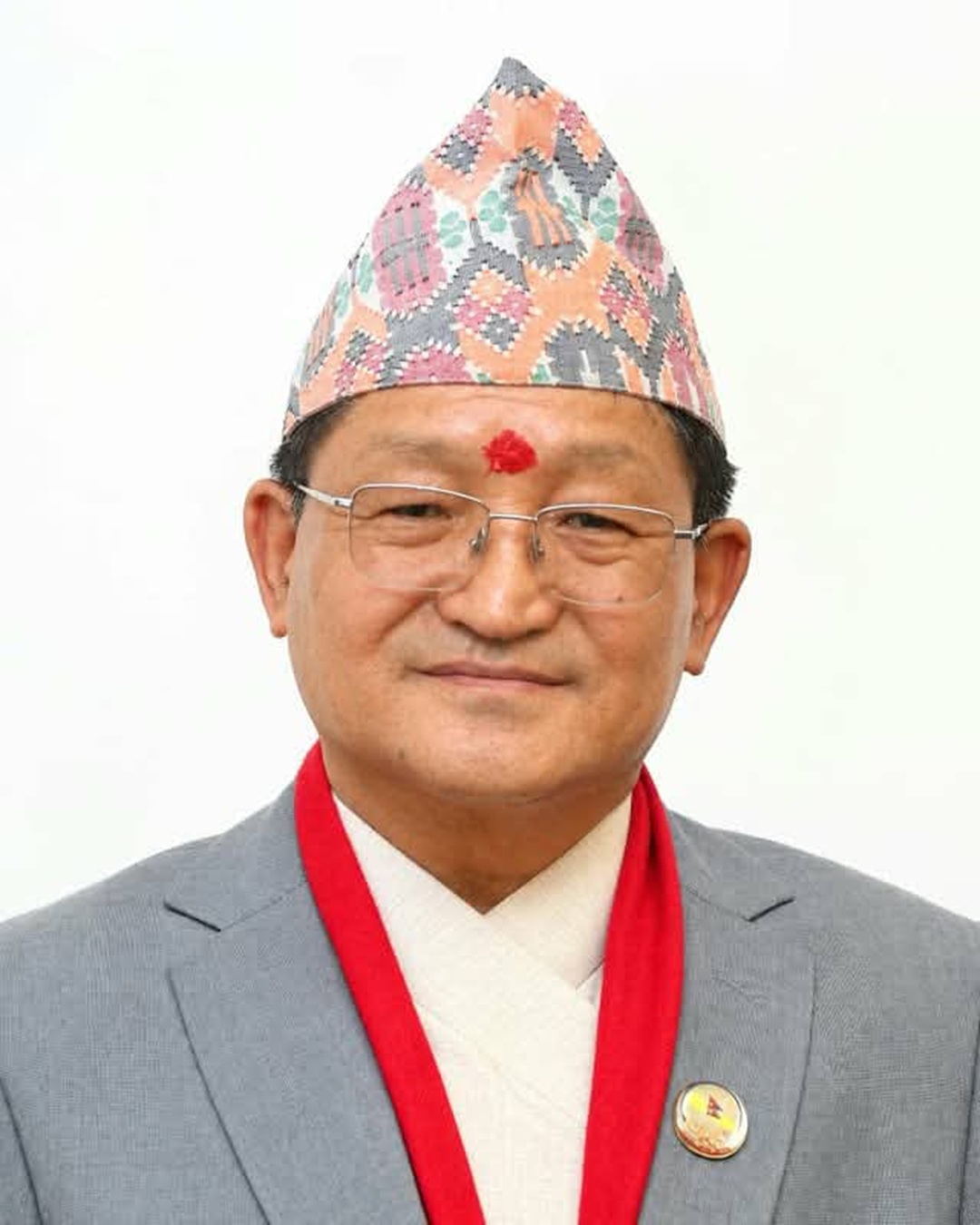 काँग्रेस केन्द्रीय सदस्यमा उम्मेद्वारी दिने नरेन्द्रकुमार केरुङको घोषणा