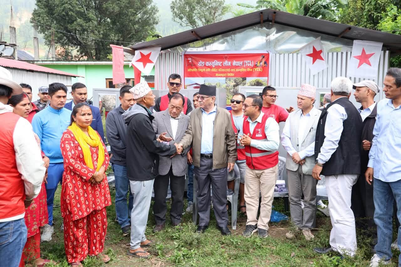 बाढीपहिरो प्रभावित परिवारको पुनःस्थापनामा वाईसीएलको पहल, प्रचण्डद्वारा २१ आवास हस्तान्तरण