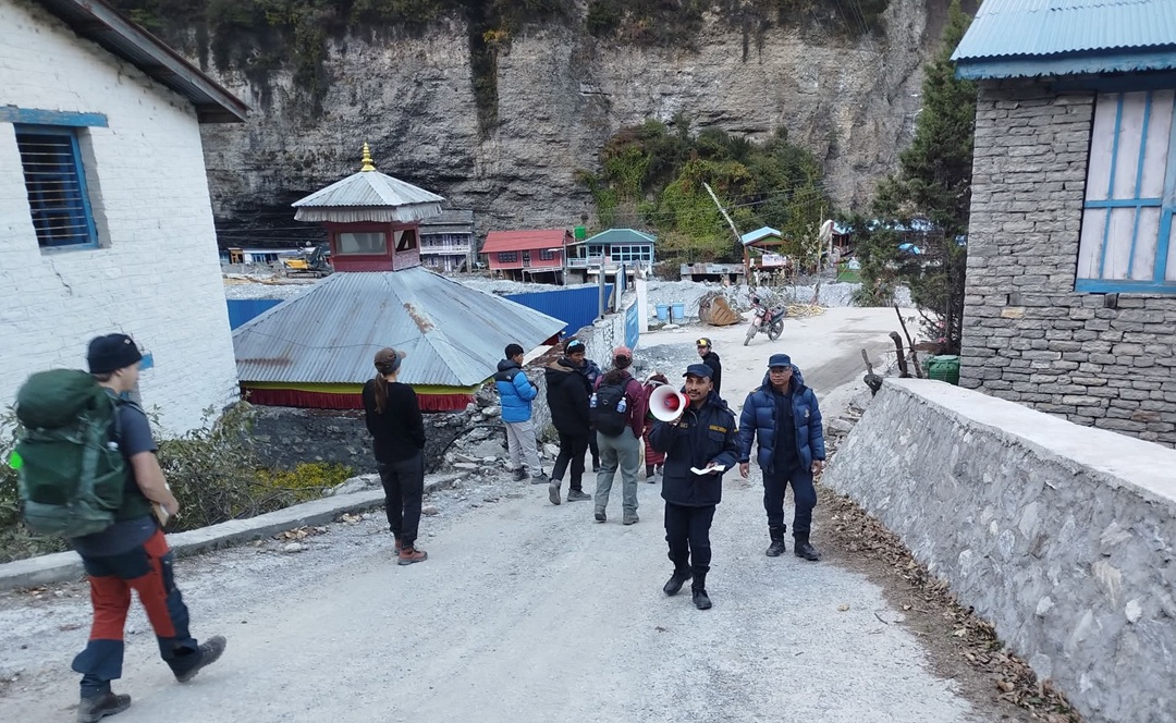 चक्रवात ‘अर्णव’को जोखिमः मनाङमा सतर्कता, राति सवारी चलाउन रोक
