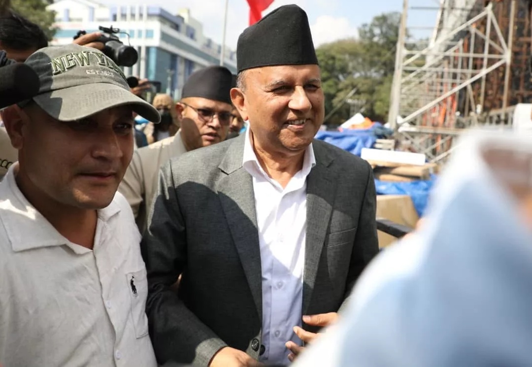 कांग्रेस महाधिवेशनमा सहभागी हुन पुगे एमाले महासचिव पोखरेल