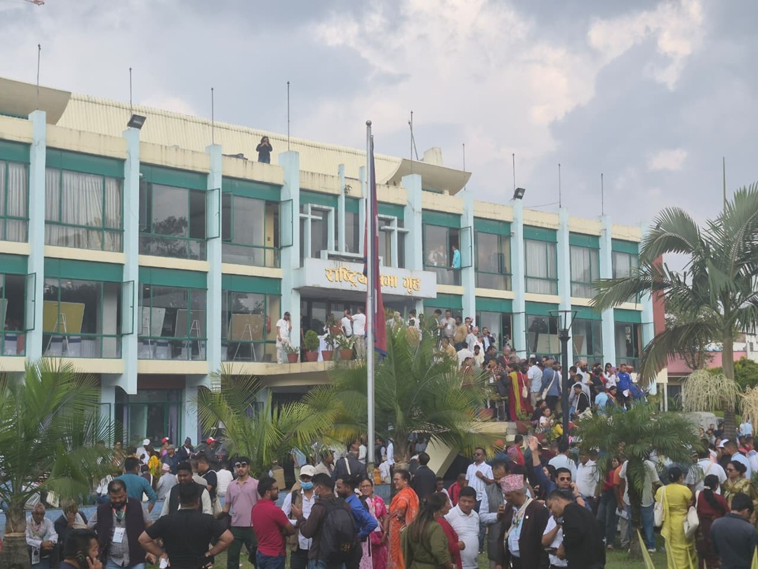 तस्वीरमा हेर्नुहोस् कांग्रेस महाधिवेशनमा उम्मेदवारी दर्ताको चहलपहल