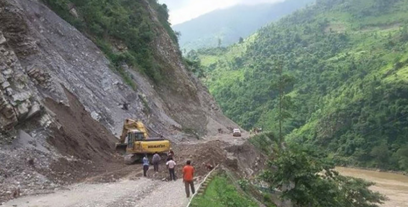 स्थानीय जलविद्युत् कम्पनीको सहयोगमा बेँसीसहर–चामे सडक सञ्चालन