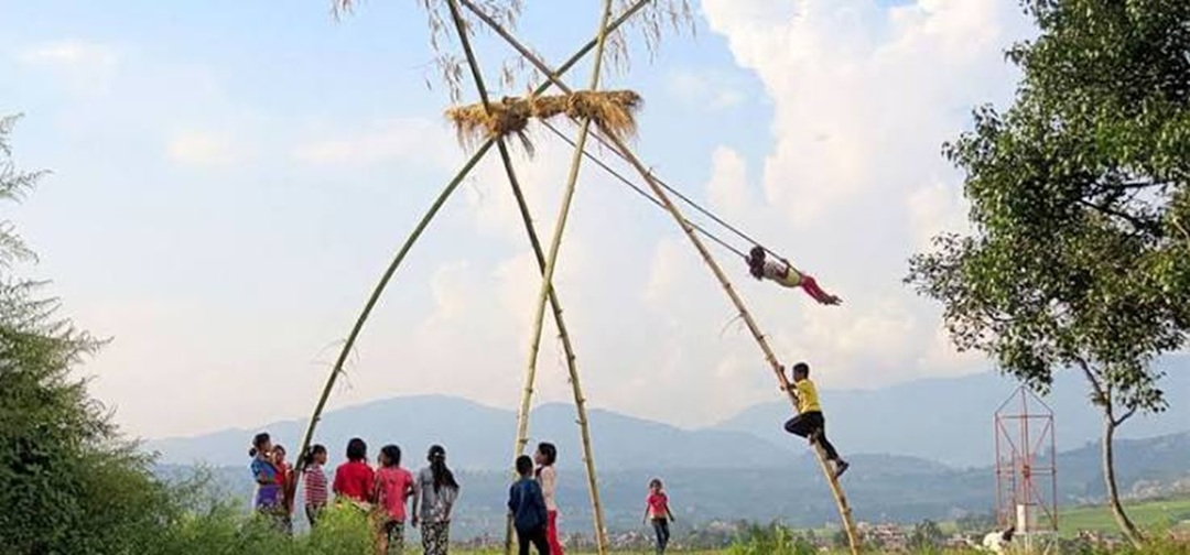दशैंमा पिङ खेल्नुको रहस्य : धार्मिक विश्वासदेखि सामाजिक एकतासम्म