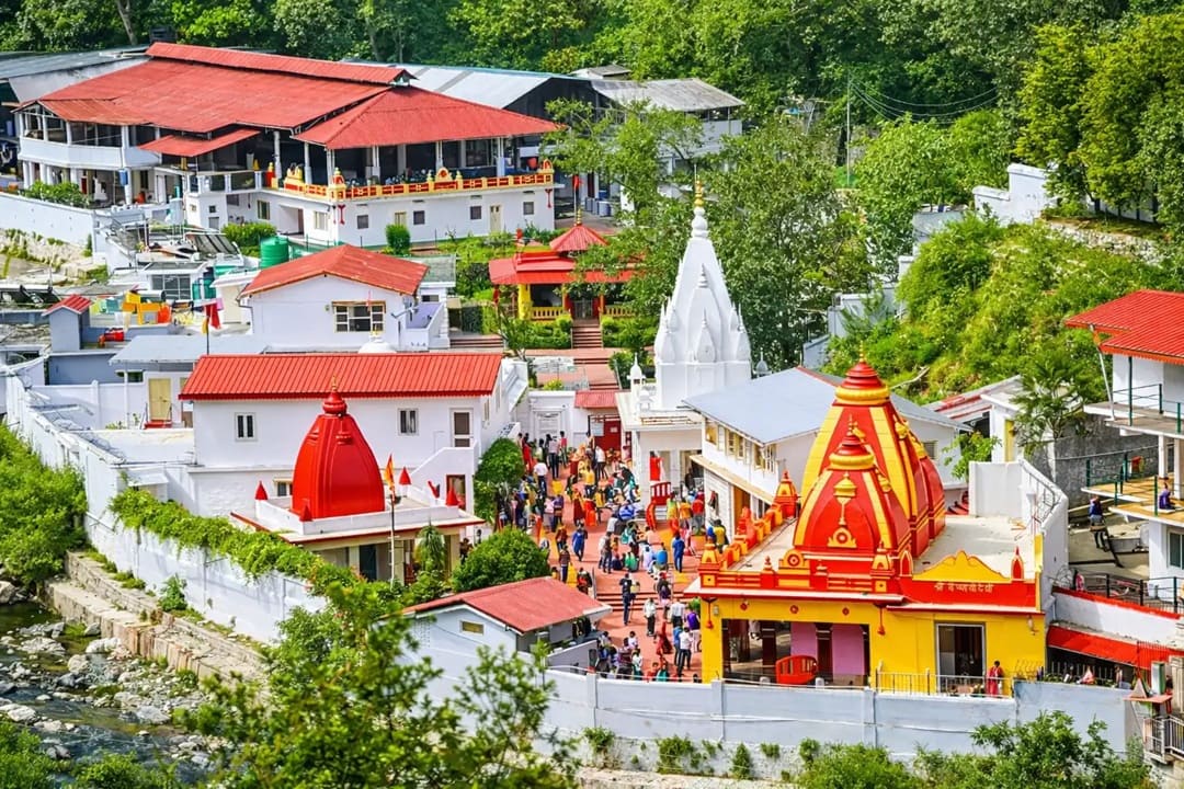 रवि दर्शन गर्न गएको कैंची धाम कसरी प्रख्यात गन्तव्य बन्यो?