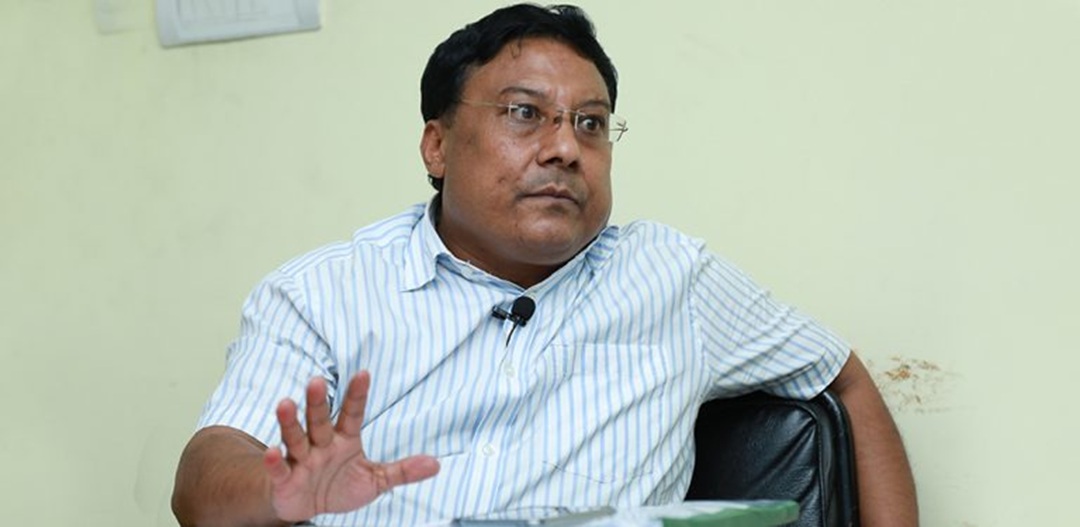 पत्रकार किशोर श्रेष्ठलाई पक्राउ गर्न घरमै पुग्यो प्रहरी