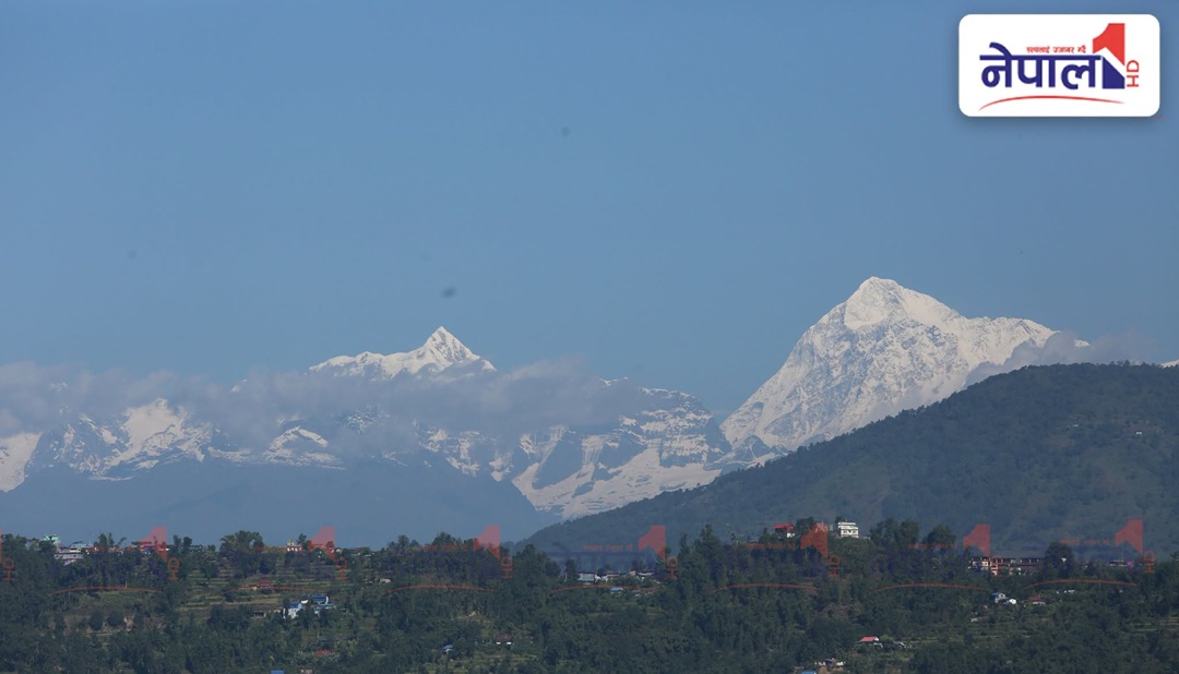 मादीबाट मकालु चिहाउँदा [तस्वीरहरु]