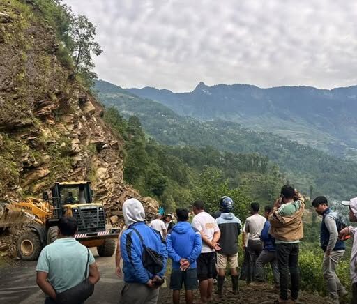 सुन्दरीजलबाट सिन्धुपाल्चोक र नुवाकोट जाने सडक अवरुद्ध