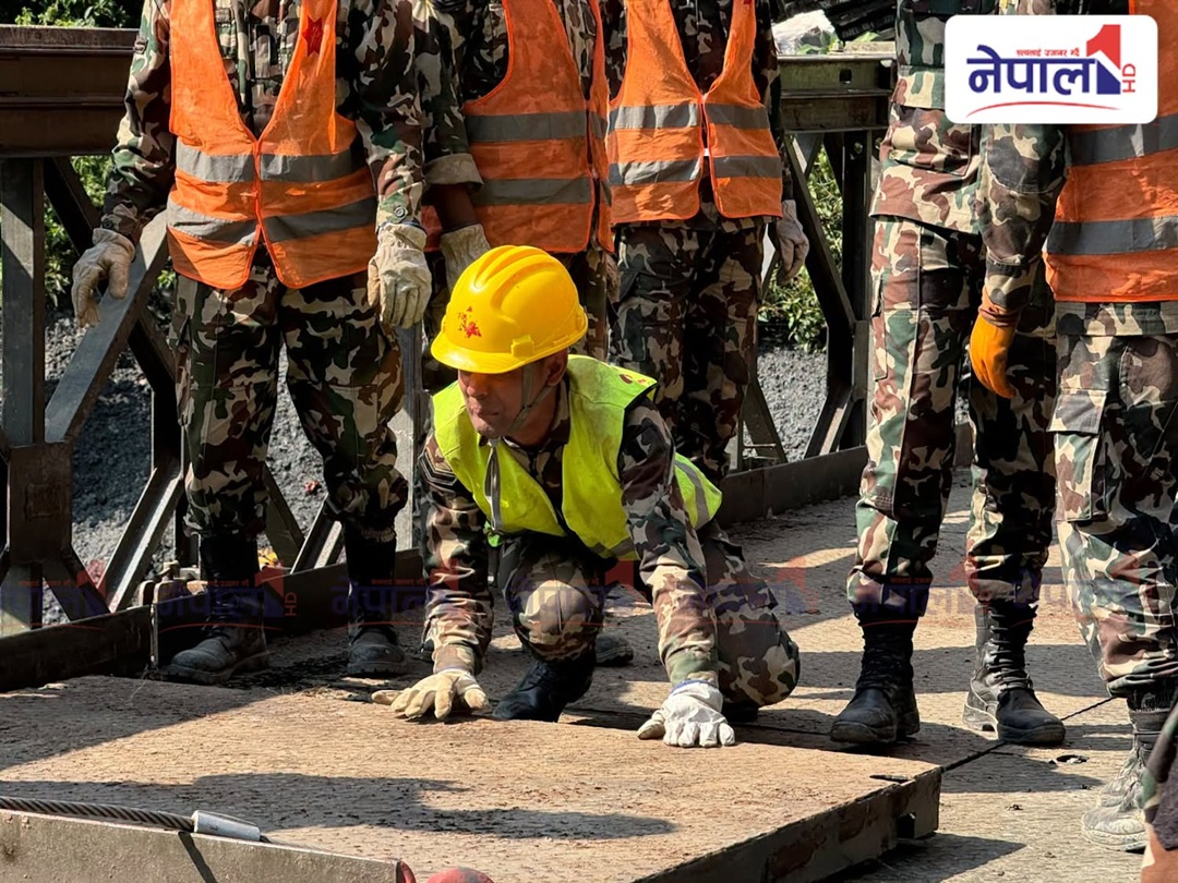 आरुघाट पुलमा बेलिब्रिज जडान, बाढीले रोकिएको यातायात खुल्ने